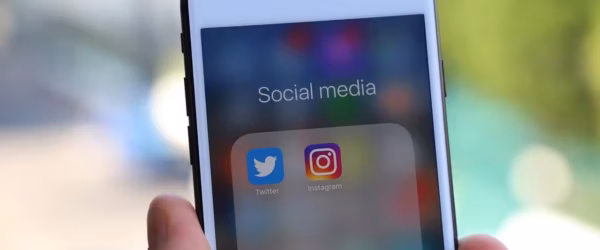 iphone, smartphone, social media