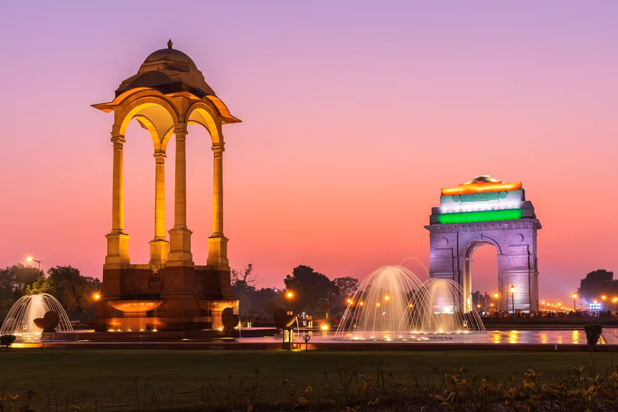 india gate canopy night illuminated view new delhi india