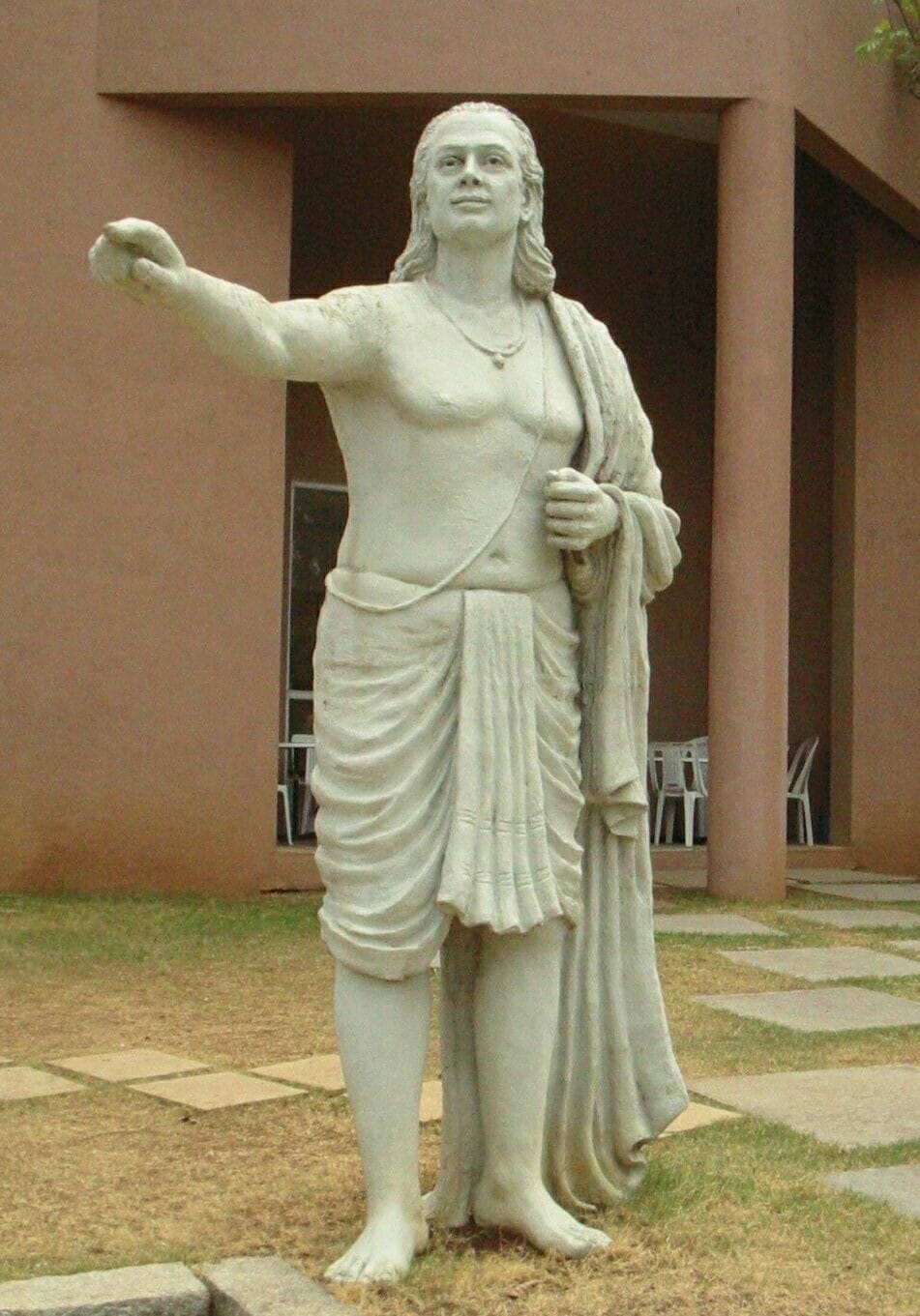 Modern statue depicting the ancient Indian mathematician Aryabhata at IUCAA in Pune